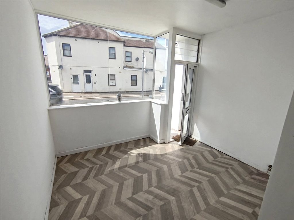 Property photo 2 of 14 Picture No. 29
