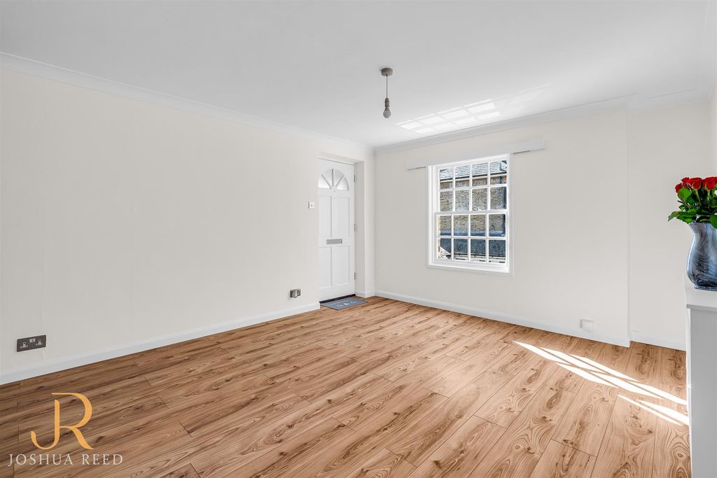 Property photo 3 of 11 Internal-7.Jpg
