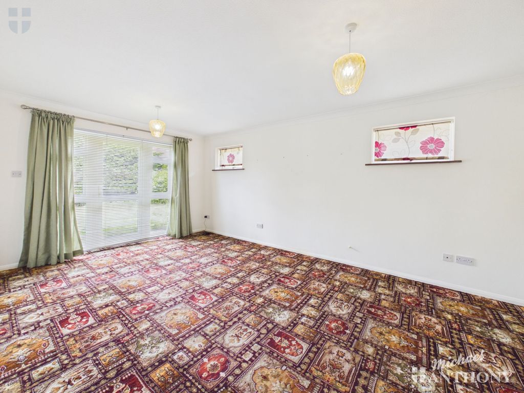 Property photo 2 of 13 Cam03852G0-Pr0694-Still002