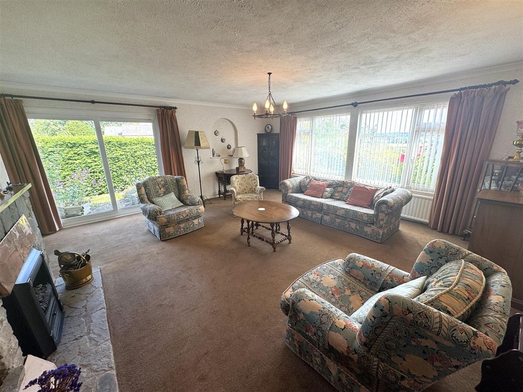 Property photo 3 of 33