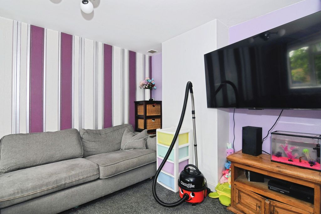 Property photo 3 of 22