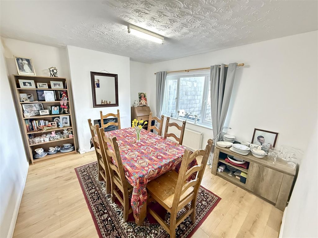 Property photo 2 of 16 Rear Dining Room