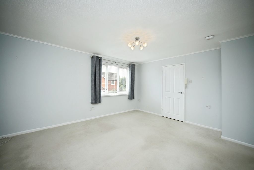 Property photo 2 of 12 Photo