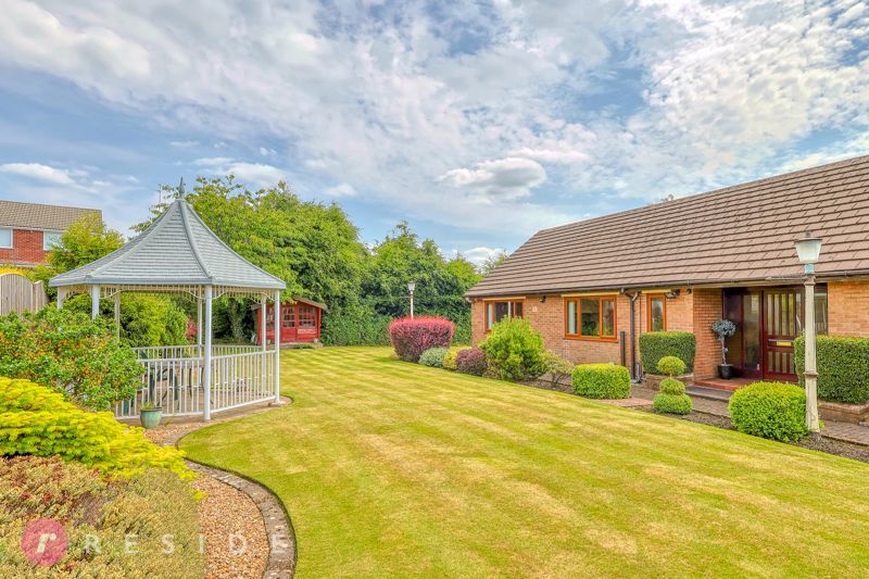 Property photo 1 of 26 Gardens