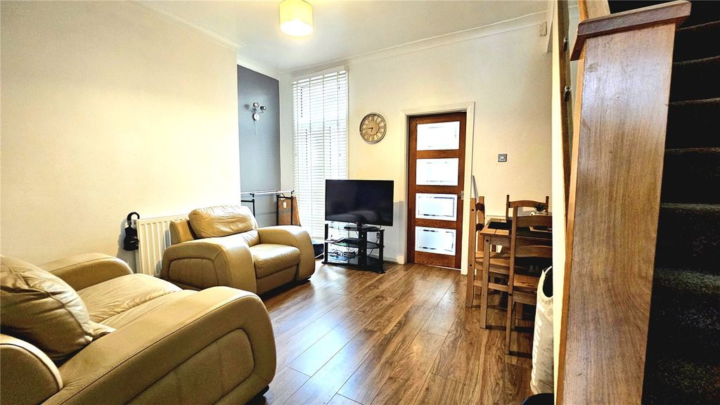 Property photo 3 of 13 Picture No. 10