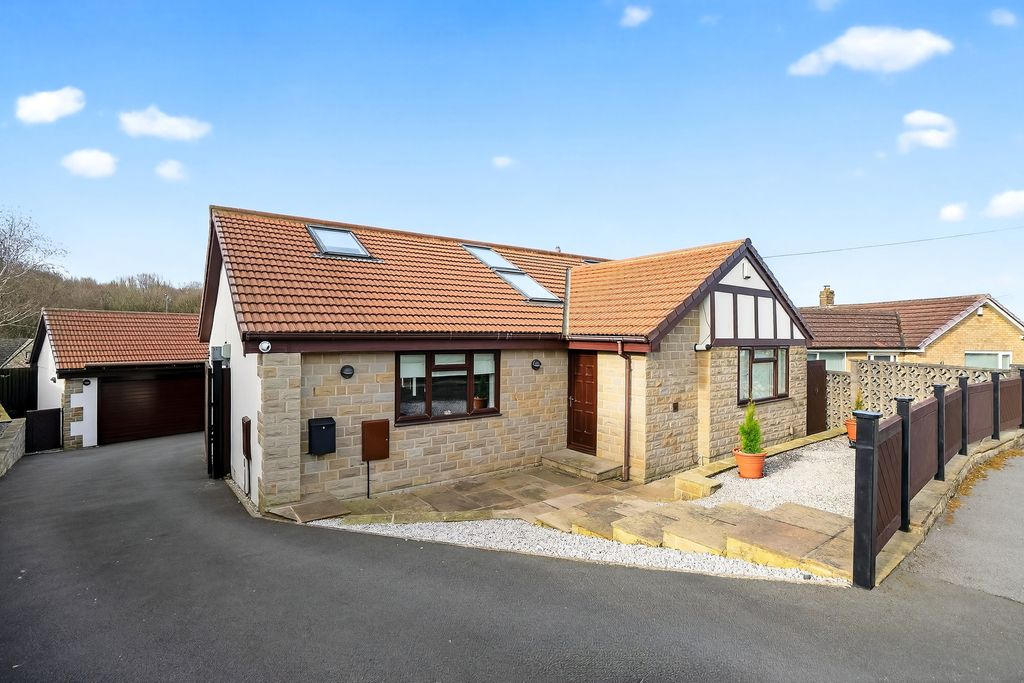 Property photo 1 of 28