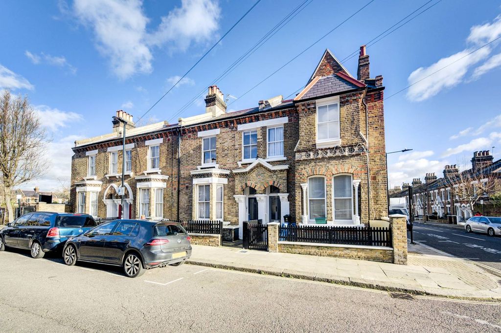 Property photo 2 of 11
