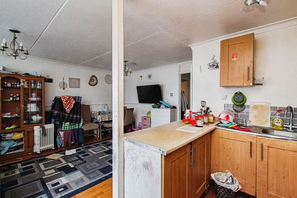 Property photo 2 of 18 Photo