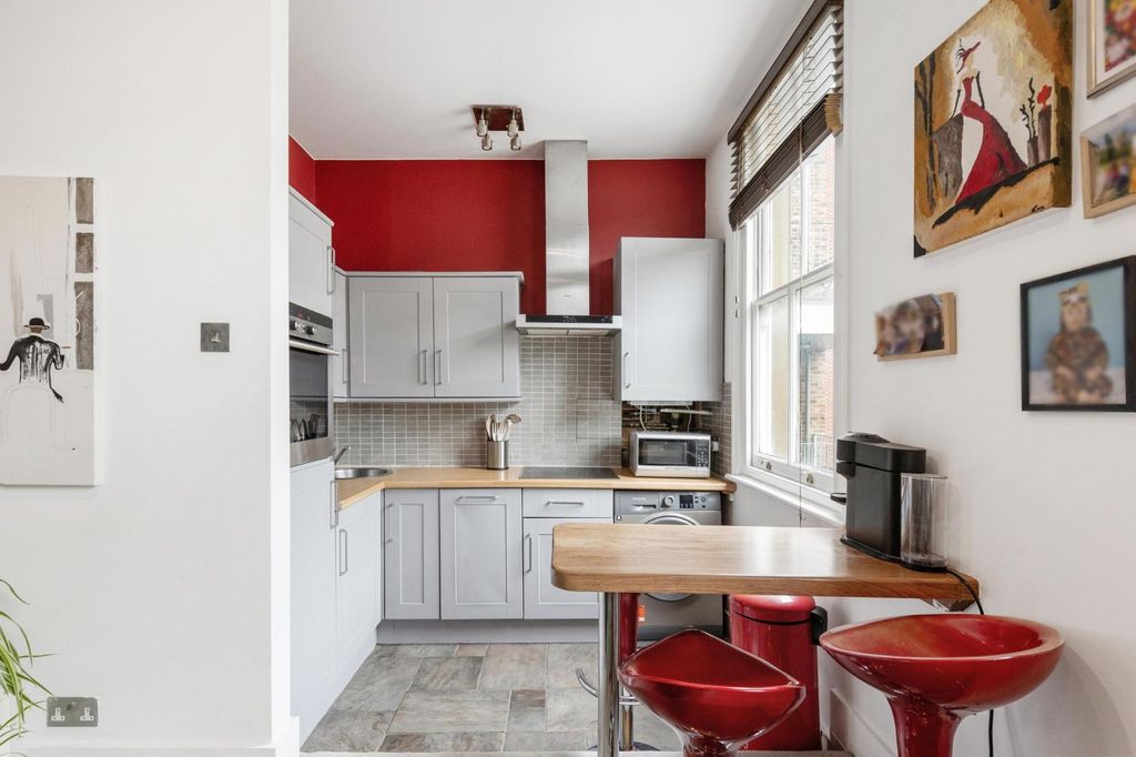 Property photo 2 of 17