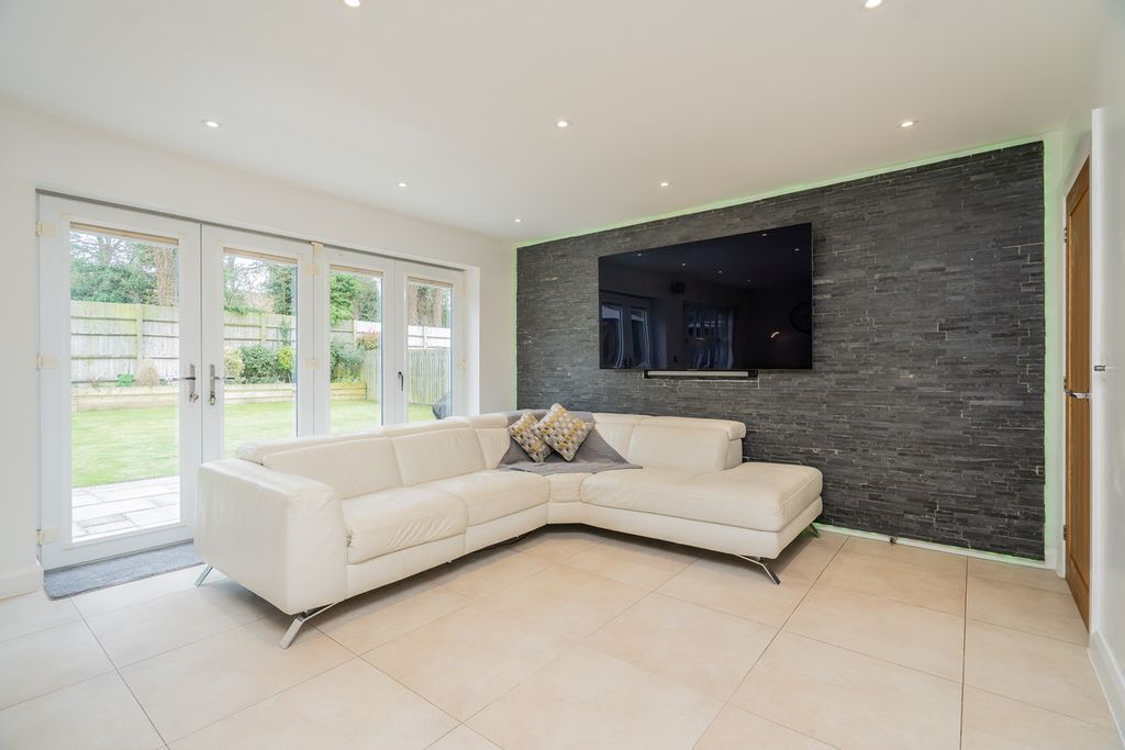 Additional image 8 of 4 bed detached house for saleCedar Court, Newport Pagnell, Milton Keynes MK14