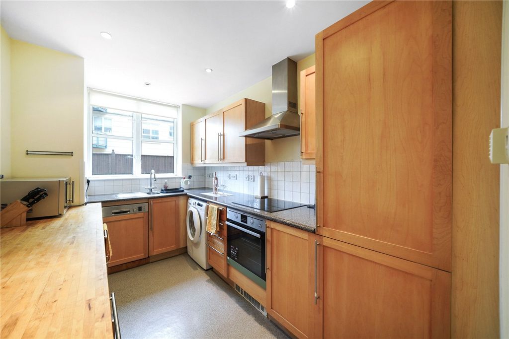 Property photo 2 of 11 Kitchen