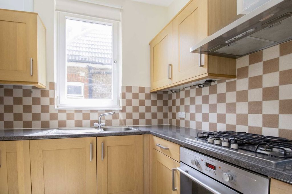 Property photo 3 of 4