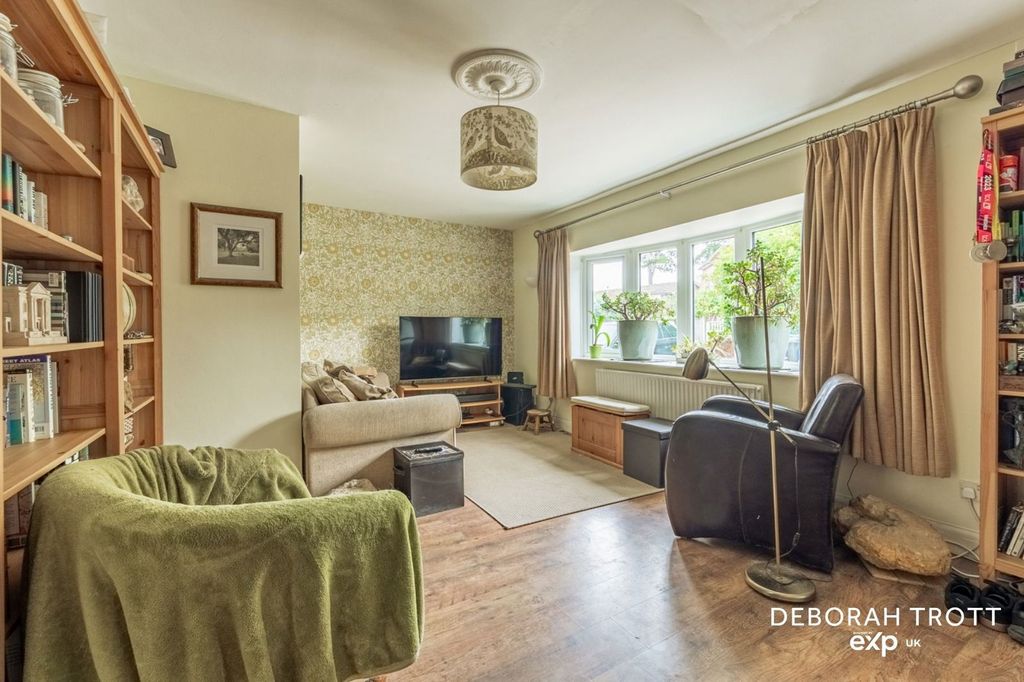 Property photo 3 of 17