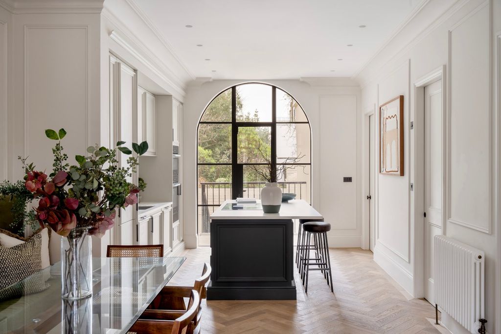 Property photo 1 of 11 Kitchen