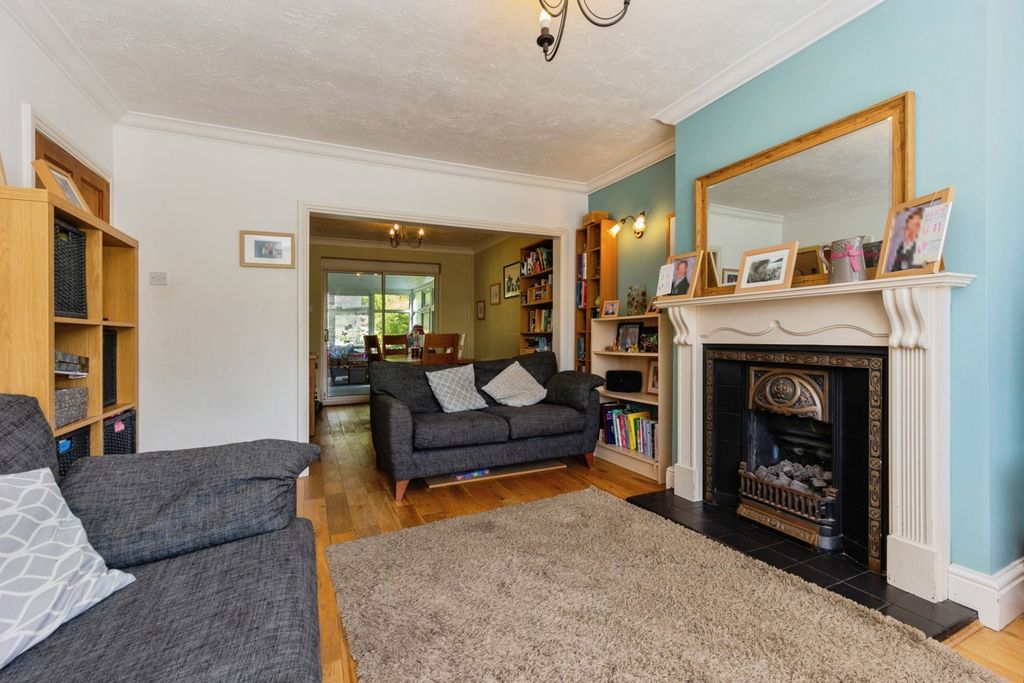 Property photo 3 of 17 Photo