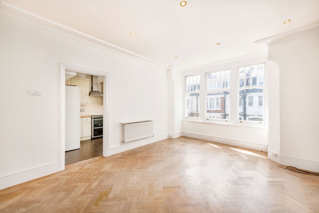 Property photo 3 of 8 Photo 05