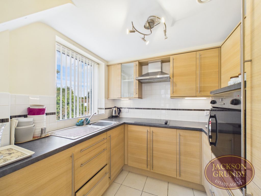 Property photo 3 of 15 Westonia Court