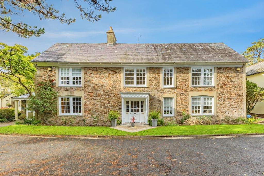 Property photo 1 of 12 General View