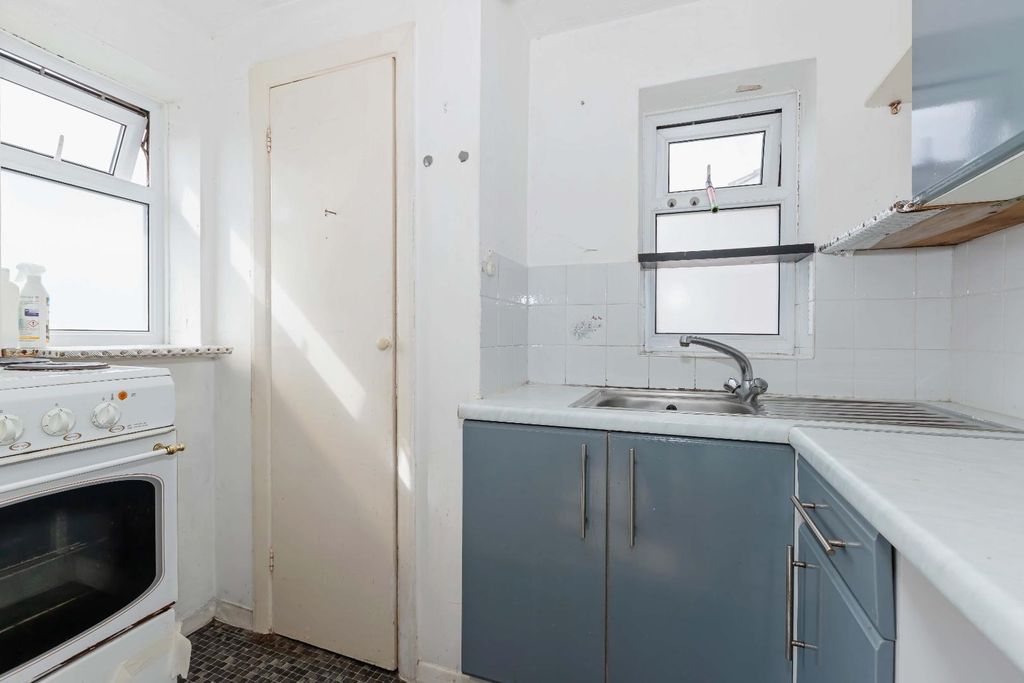 Property photo 3 of 9 Steyning House_1.Jpg