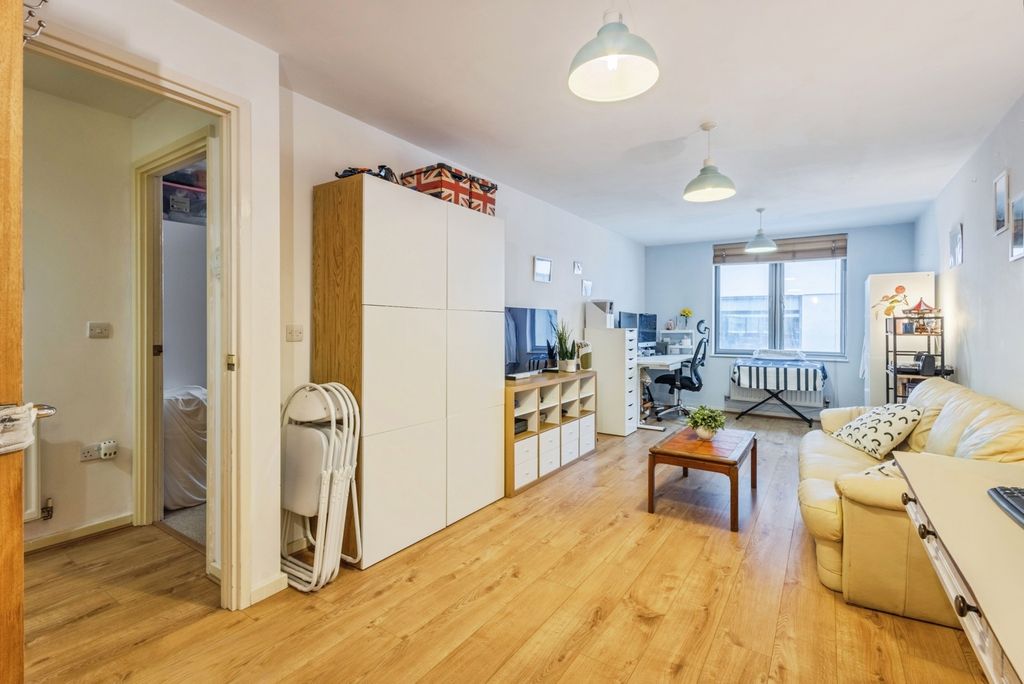 Property photo 3 of 10 Pbox-Img.Jpg