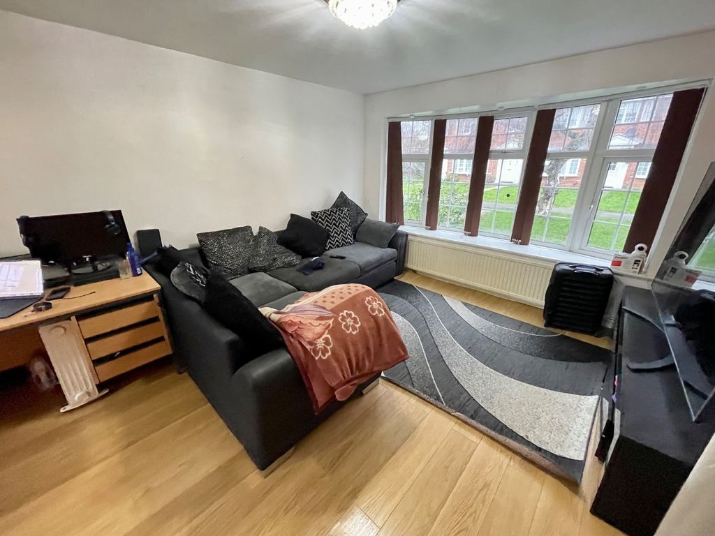 Property photo 3 of 9 2310802