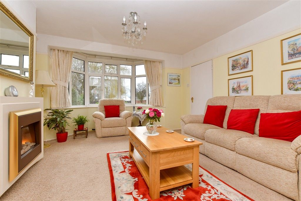 Property photo 2 of 14 Lounge