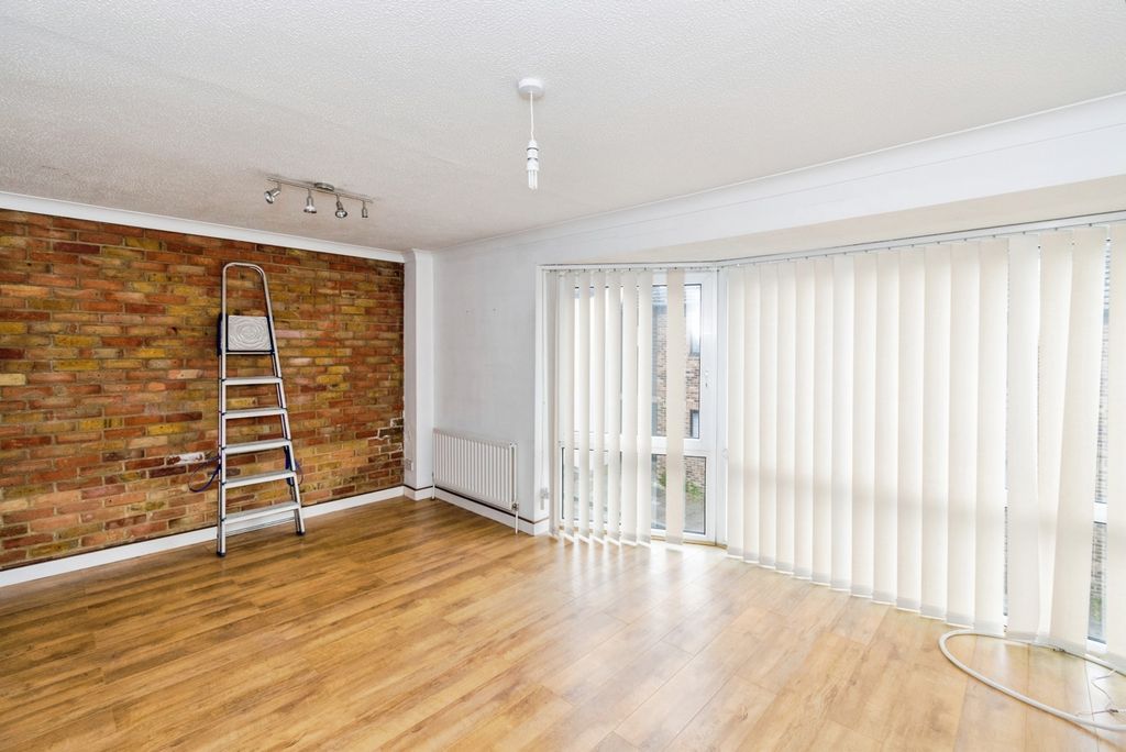 Property photo 2 of 18 Pbox-Img.Jpg