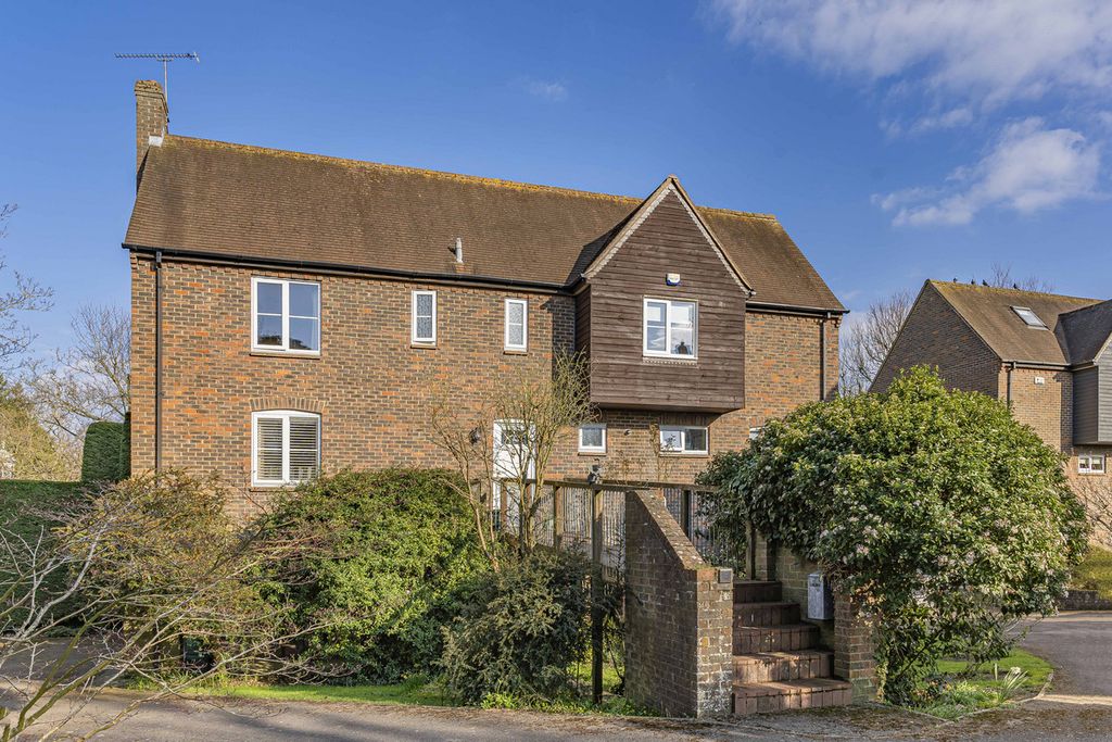 Property photo 1 of 34