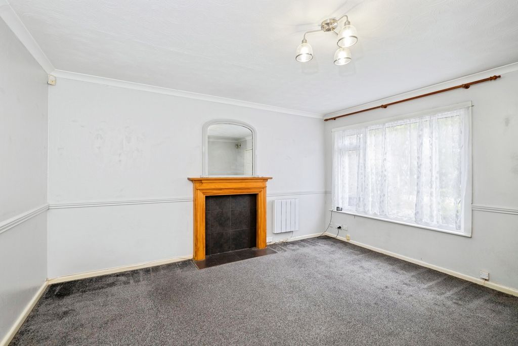 Property photo 2 of 18 Living Room