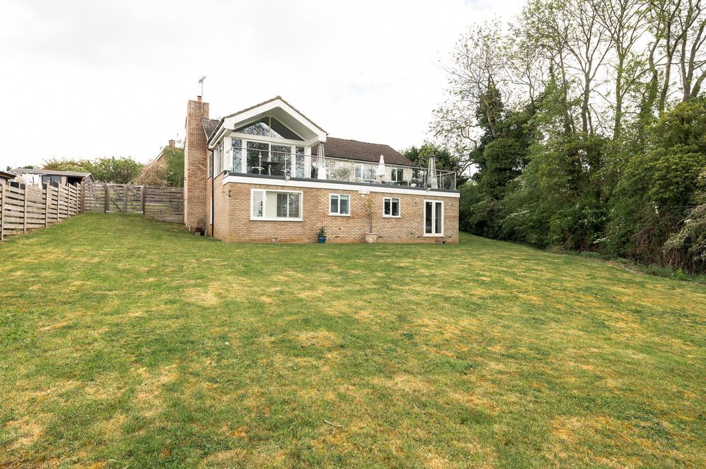 Property photo 2 of 41