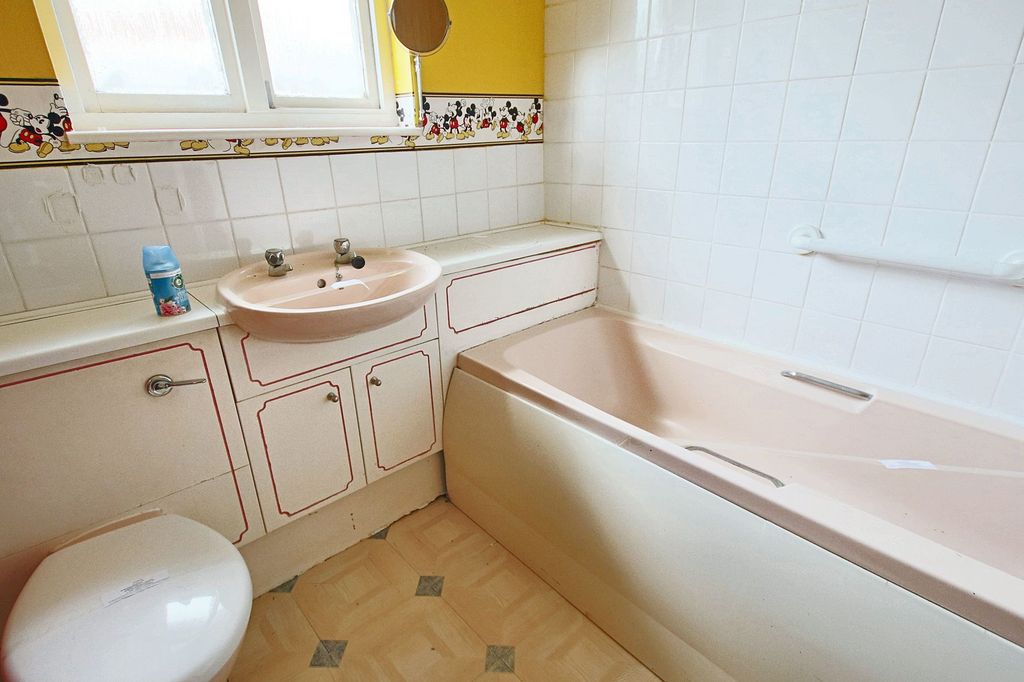 Property photo 3 of 8