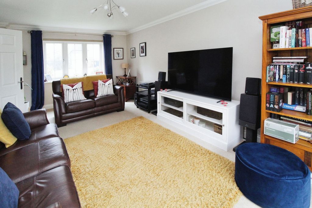 Property photo 3 of 17
