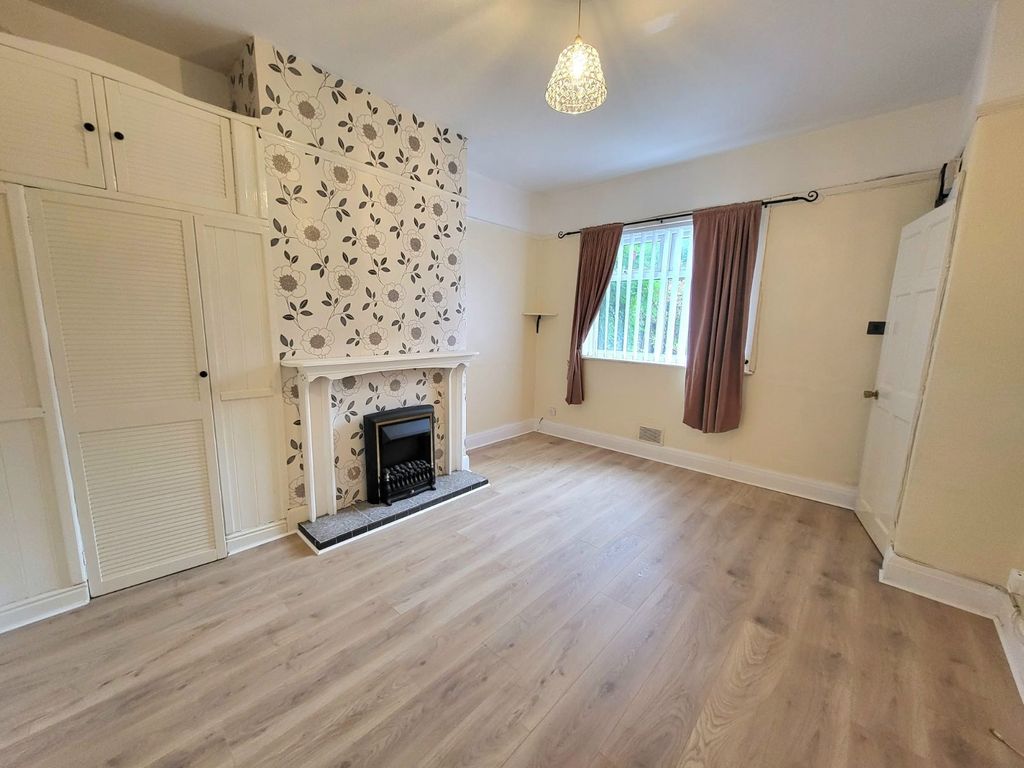 Property photo 2 of 9 Picture No. 13