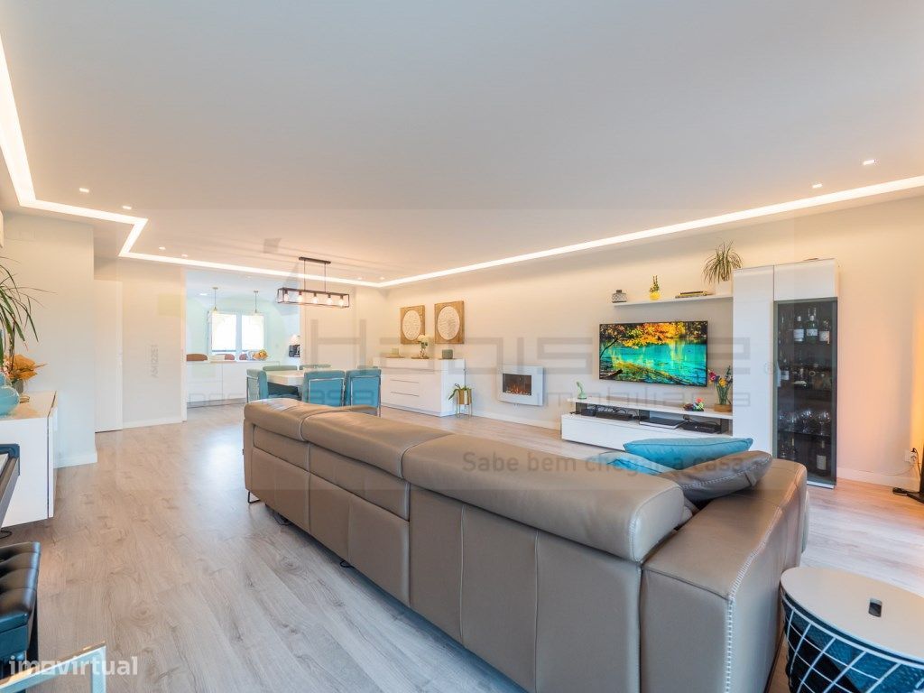 Property photo 2 of 59