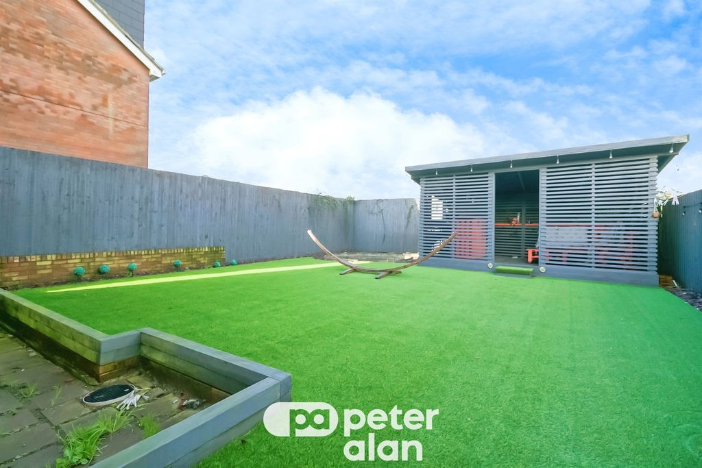 Property photo 2 of 27