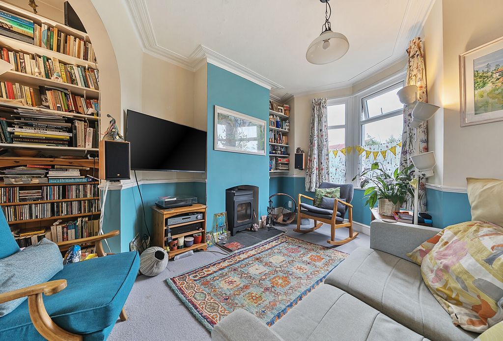 Property photo 1 of 21 1327022-21-6880Da...