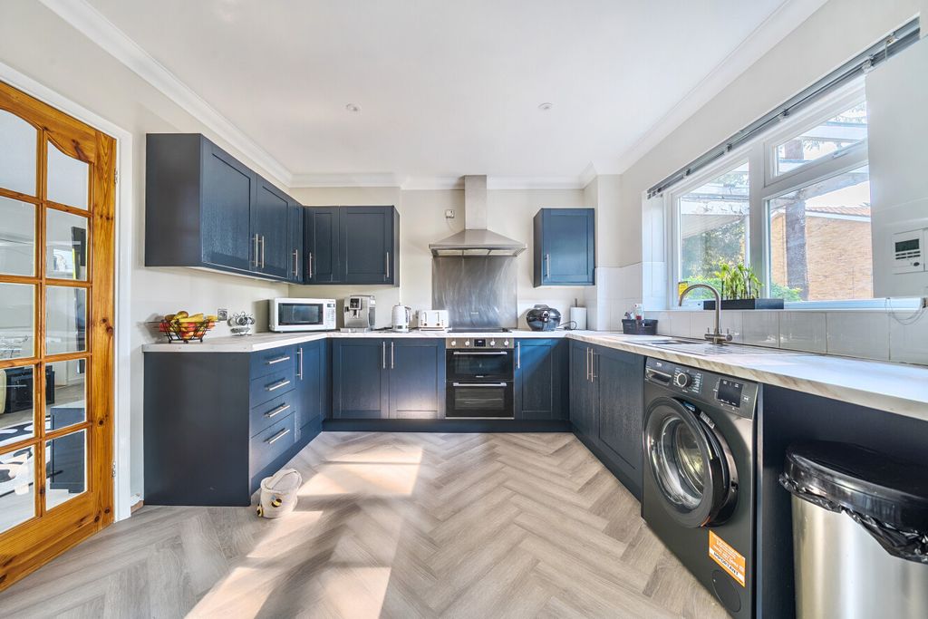 Property photo 2 of 20 1524674-15-6Abbad...