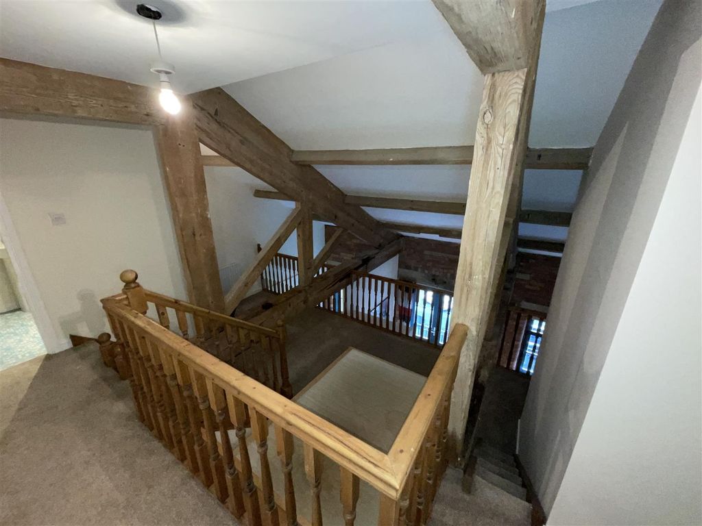 Property photo 1 of 11 Bedroom