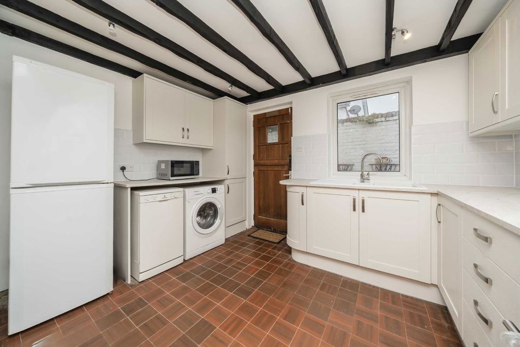 Property photo 2 of 5