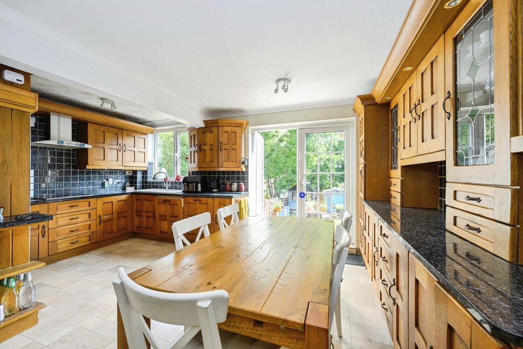 Property photo 3 of 19 Pbox-Img.Jpg