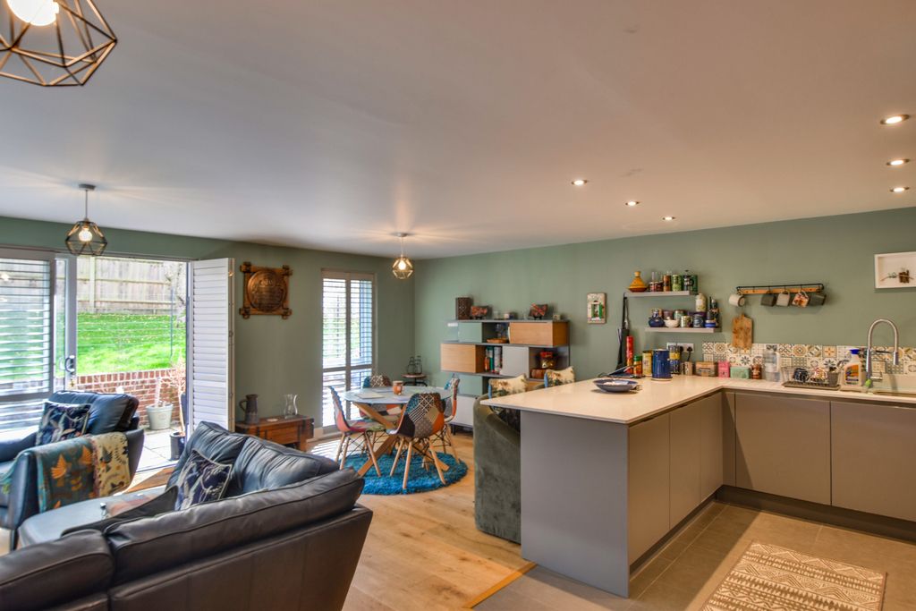 Property photo 2 of 21 Dsc_0091-Dsc_0093