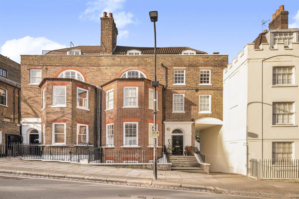 Property photo 2 of 11