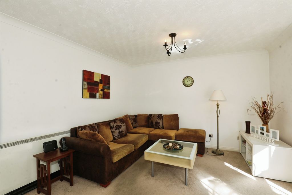 Additional image 10 of 2 bed flat for saleBlakemere Drive, Northwich CW9