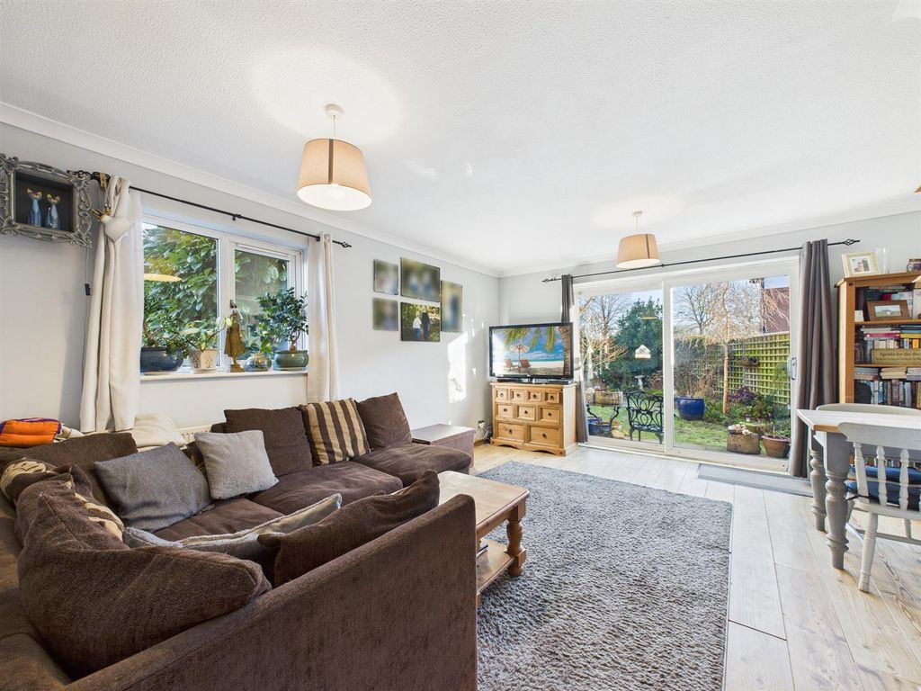 Property photo 2 of 10 Cam02435G0-Pr0115-Still008.Jpg