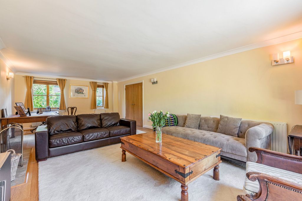 Property photo 2 of 49 Picture No. 05
