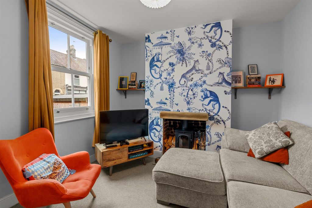 Property photo 2 of 17 91Burystreet-002.Jpg