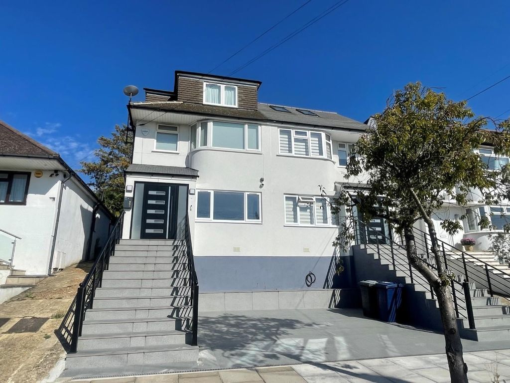 Property photo 1 of 20 Front 1.Jpg