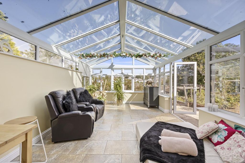 Property photo 1 of 24 Conservatory