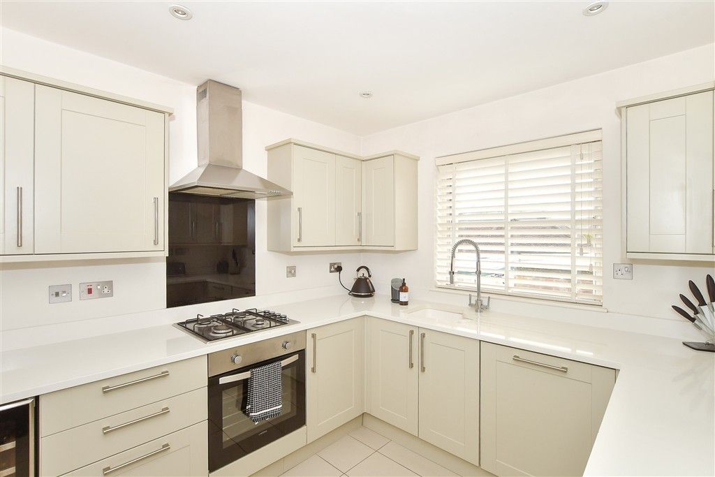 Property photo 1 of 12 Kitchen