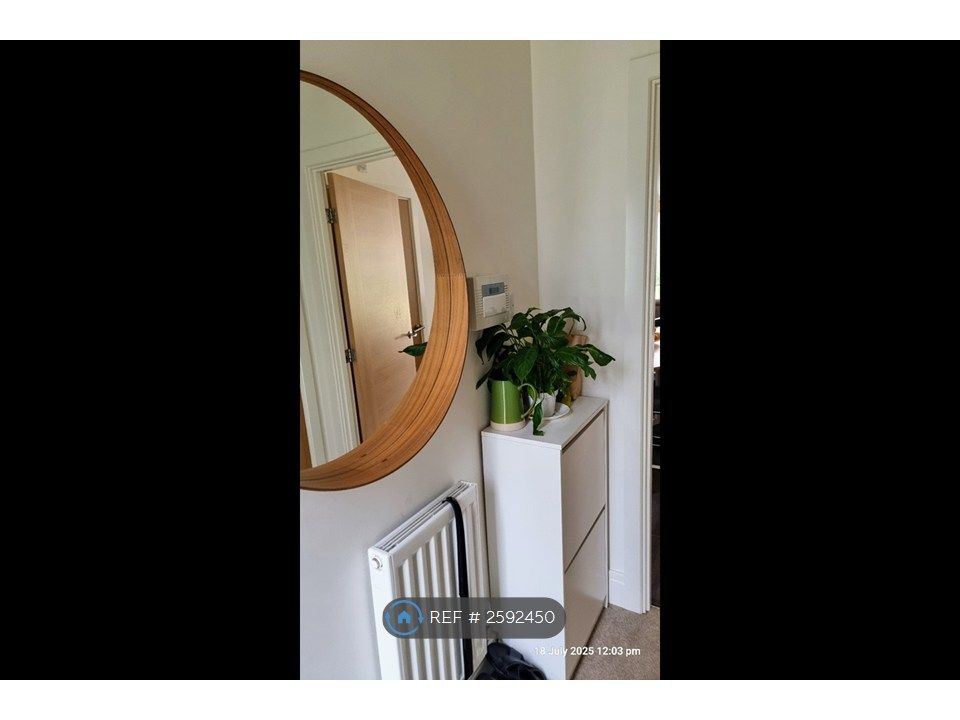 Property photo 3 of 15 Entrance Hall